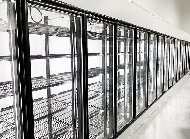 باب زجاجي ذو درجة حرارة متوسطة للفريزر للمشي في غرفة تبريد كهف البيرة المبردة